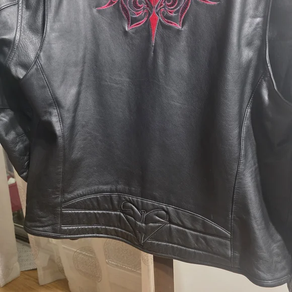 Harley-Davidson Black Leather Jacket with Red Design - Picture 4 of 13
